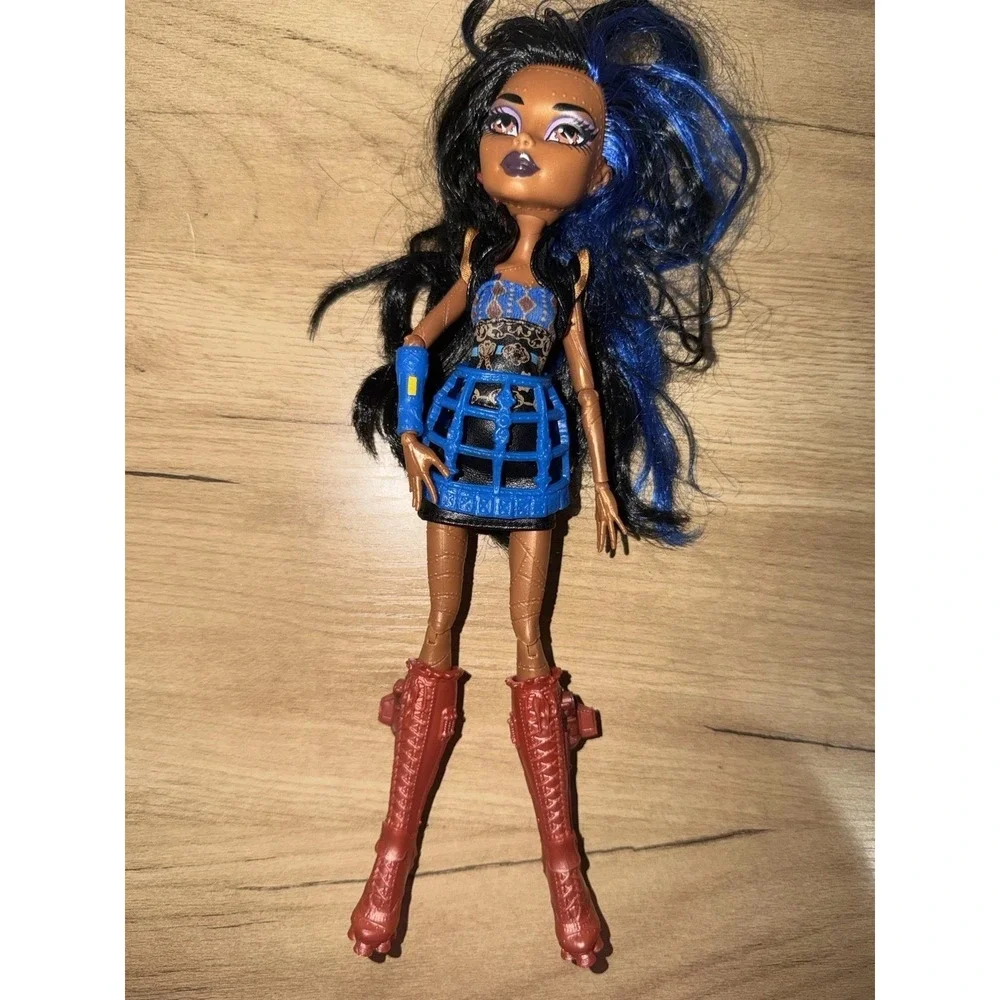 2011 Mattel Monster High Doll Robecca Steam First Wave W/ Clothes RARE